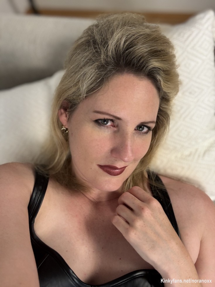 Tu was ich sage. Und knie nieder.