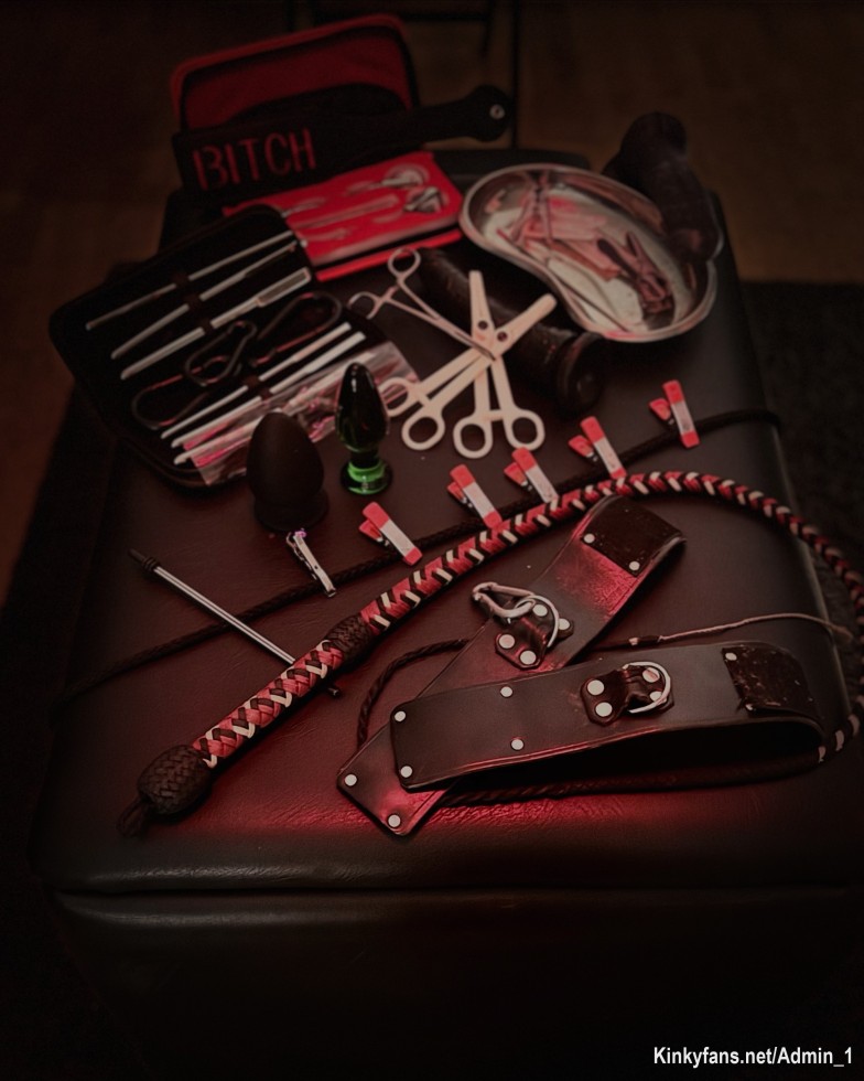 ❄️ Der Winter ist da – und für die KinkyFans Community bedeutet das nur eins: Die heißeste BDSM-Saison beginnt jetzt.
Während draußen die Kälte zuschlägt, wird drinnen der Fetish wärmer, intensiver und grenzenlos.
Winter ist die beste Zeit für BDSM, Fetish, FemDom, Domina Sessions, Bondage, Rope Play und Foot Fetish Worship – denn niemand stört, niemand schaut, und Fantasien haben endlich Platz, sich zu entfalten.

Viele nutzen die dunklen Wintertage, um Neues auszuprobieren:
🔥 Bondage & Shibari
🔥 FemDom Power Exchange
🔥 Domina Training & Atemkontrolle
🔥 Latex Fetish & Leather Fetish
🔥 Tattoo Fetish mit Inked Girls
🔥 Spanking Sessions und Roleplay
🔥 Foot Fetish & Feet Worship
🔥 Pet Play & BDSM Couple Play

KinkyFans ist in dieser Jahreszeit genau der richtige Ort für alle, die ihre BDSM Fantasien, Fetish Videos, Fetish Lifestyle und Kink Content leben wollen.
Egal ob Fetish Content Creator, Domina, FemDom, BDSM Creator, Fetish Performer, Inked Girl, Tattoo Fetish Model oder submissive Playmate – hier kann jeder zeigen, wer er im Winter wirklich ist.

Unsere Community liebt diese Zeit:
Lange Nächte. Viel Haut. Wenig Kleidung.
Mehr Lust. Mehr Kontrolle. Mehr Hingabe.

❄️ Winter = Kinky Season.
Die perfekte Gelegenheit für neue BDSM Clips, Fetish Videos, Bondage Art, Exclusive Fetish Content und unzensierte KinkyFans Creators, die die Szene bereichern.

Also sagen wir es direkt:
👉 Was ist deine Winter-Fantasie?
👉 Welche Rollen, Toys, Limits und Fetish Wünsche willst du dieses Jahr ausleben?
👉 Bist du Team Domina, FemDom, BDSM Creator, Foot Fetish Lover, Bondage Artist oder Tattoo Fetish Addict?

Schreib es in die Kommentare –
und mach diesen Winter zur heißesten Season deines Lebens. 🔥😈

KinkyFans – die Fetish Plattform für echten BDSM Content.

#KinkyFans #BDSMCommunity #FetishLifestyle #FemDom #Domina #Bondage #Shibari #FootFetish #InkedGirls #TattooFetish #FetishModel #BDSMContent #FetishVideos #KinkyWinter #WinterKink #BDSMSeason #FetishCommunity #CreatorCommunity