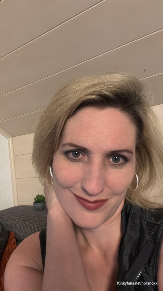 Ich wünsche dir einen schönen Mittag, werd gleich mal noch ne Runde raus auch wenn es arschkalt ist... Tipps, wie ich mich wieder aufwärme ;)?