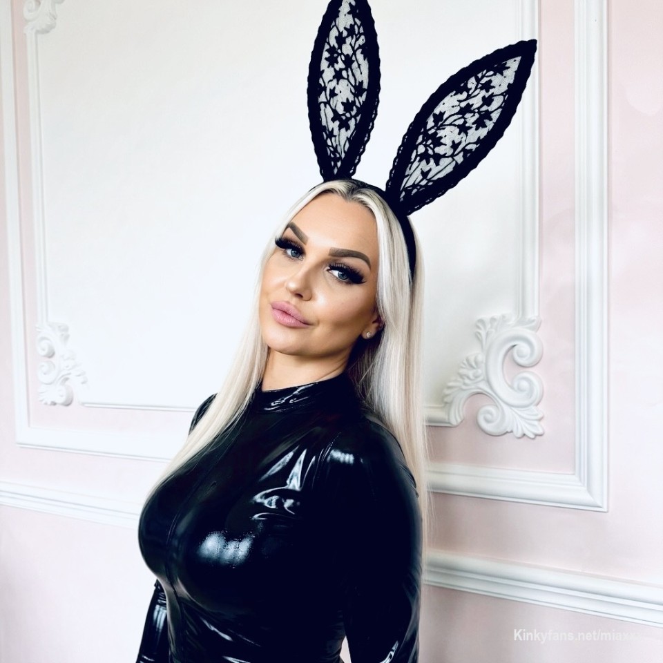Lass uns Ostern deine Erziehung  erweitern 🔥🖤😈 Text me
