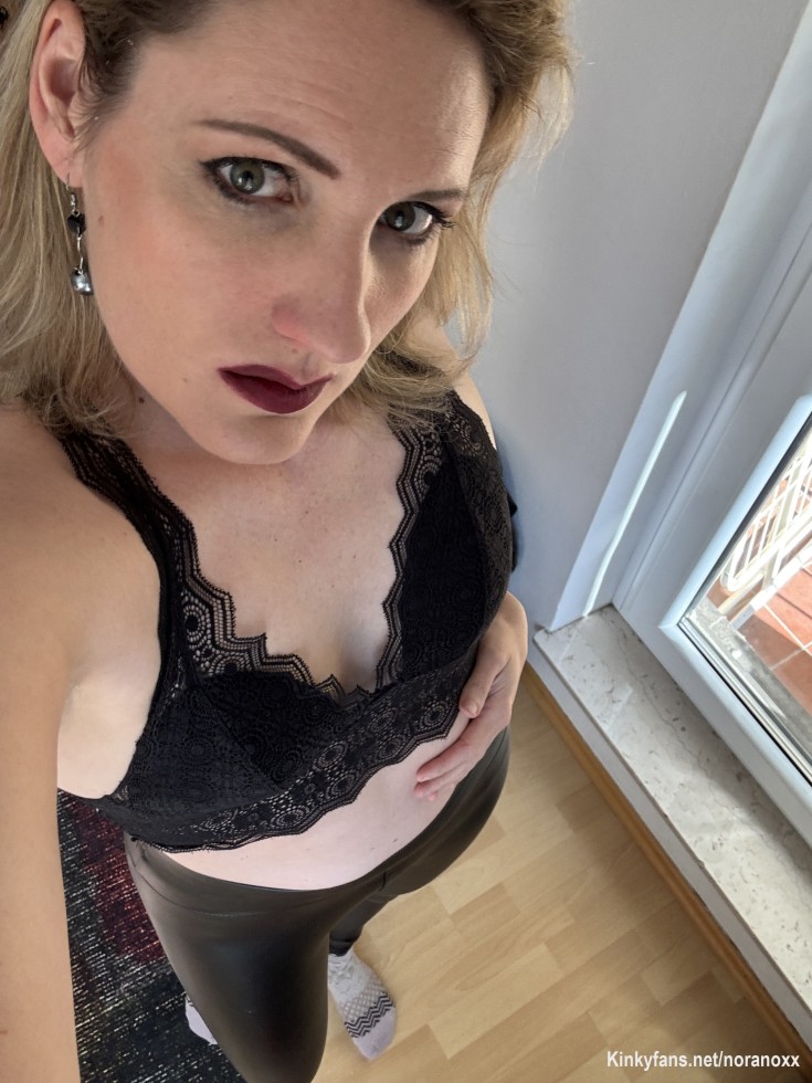 every tribute makes you weaker 😏💸

#paypig #dominantwoman #femdom #slave #obey